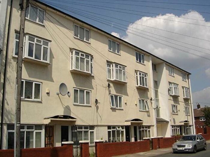 3 Bedroom Maisonette For Sale In Investors Delight - Through Our Auction Partners. Tenant Is Situ, L11