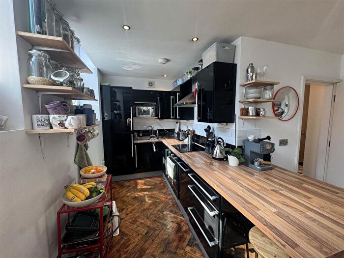 2 Bedroom Apartment To Rent In Burgoyne Road, Sheffield, S6