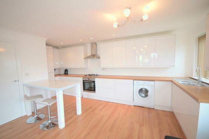 2 Bedroom Apartment To Rent In Wolf Lane, SL4