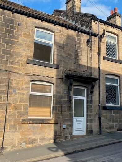 3 Bedroom Flat To Rent In Wesley Street, Farsley, Pudsey, LS28