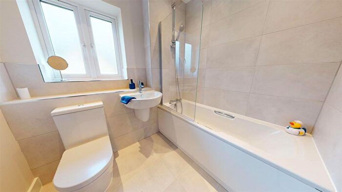 4 Bedroom Detached House For Sale In Celandine Close, Weymouth, DT4
