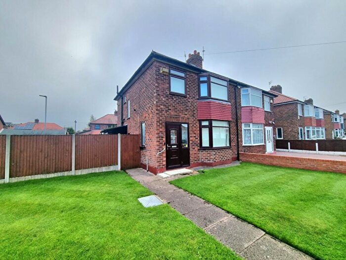 3 Bedroom Semi Detached House For Sale In Beech Road, Sale, M33
