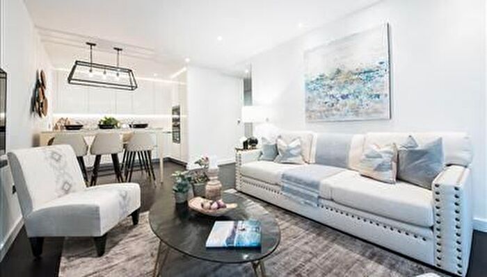 2 Bedroom Flat To Rent In Charles Clowes Walk, Nine Elms, London, SW11