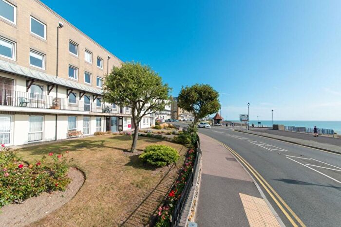 1 Bedroom Retirement Property To Rent In Homefleet House, Wellington Crescent, Ramsgate, Kent, CT11