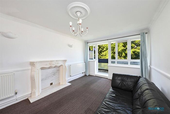 3 Bedroom Maisonette To Rent In Clark Street, London, E1