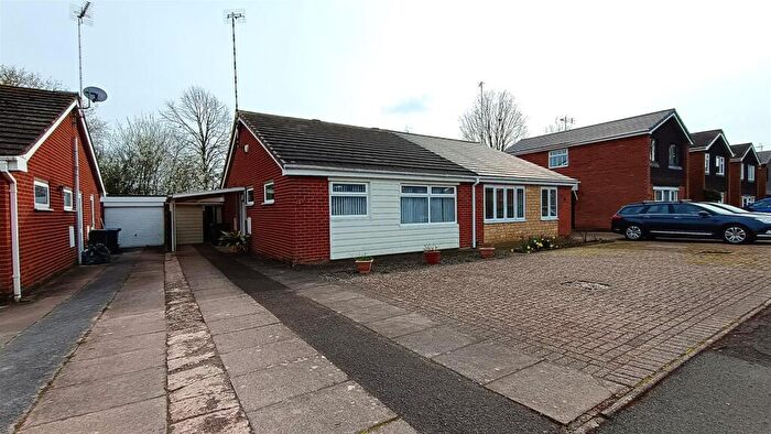 2 Bedroom Semi-Detached Bungalow For Sale In Lowes Avenue, Woodloes Park, Warwick, CV34