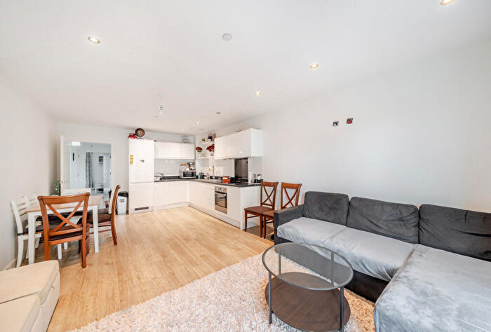 2 Bedroom Apartment For Sale In Westmoreland Road, London, NW9