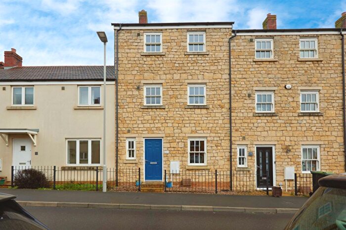 4 Bedroom Terraced House For Sale In Amors Drove, Sherborne, DT9
