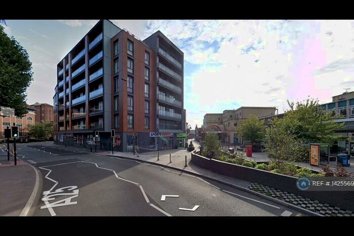 2 Bedroom Flat To Rent In Nobel House, Redhill, RH1