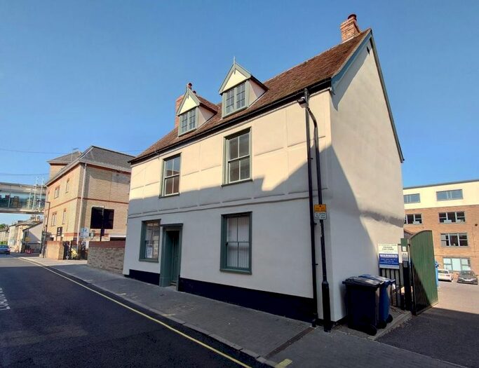 4 Bedroom Property To Rent In High Baxter Street, Bury St Edmunds, IP33