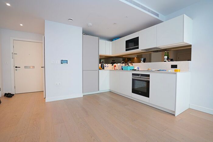 1 Bedroom Flat To Rent In Fairwater House, Lockgate Road, London, SW6