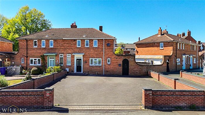 3 Bedroom Semi Detached House For Sale In Tolson Avenue, Fazeley, Tamworth, Staffordshire, B78