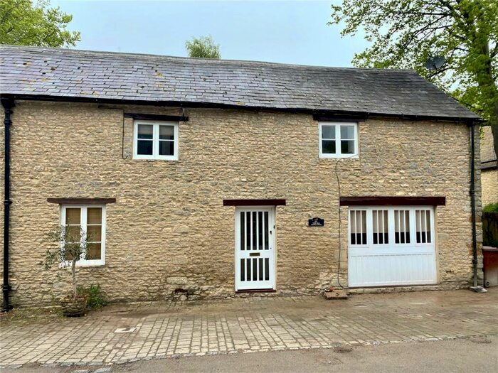 2 Bedroom Semi-Detached House To Rent In The Old Stable Barn, Priory Lane, Bicester, Oxfordshire, OX26