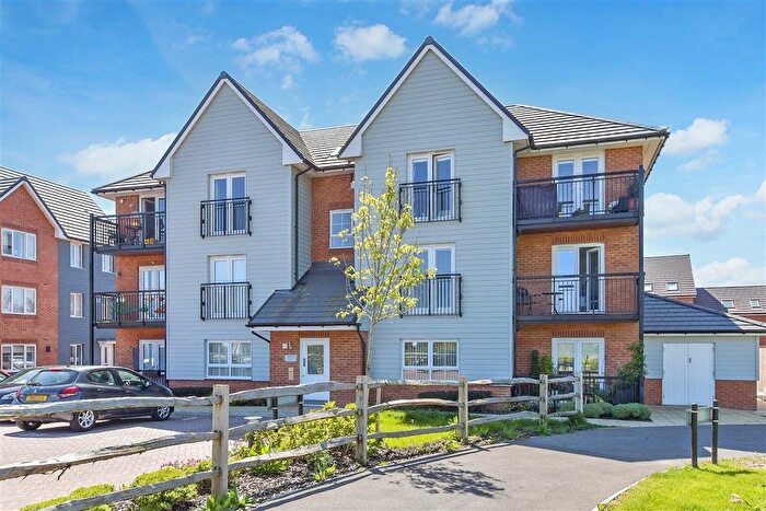 2 Bedroom Flat For Sale In Maycock Place, Hythe, Kent, CT21