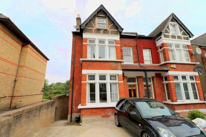 4 Bedroom Semi-Detached House To Rent In Knollys Road, Streatham, SW16