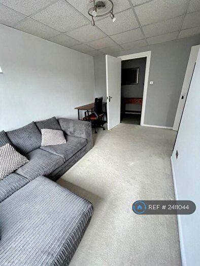 2 Bedroom Flat To Rent In Bournemouth Road, Poole, BH14