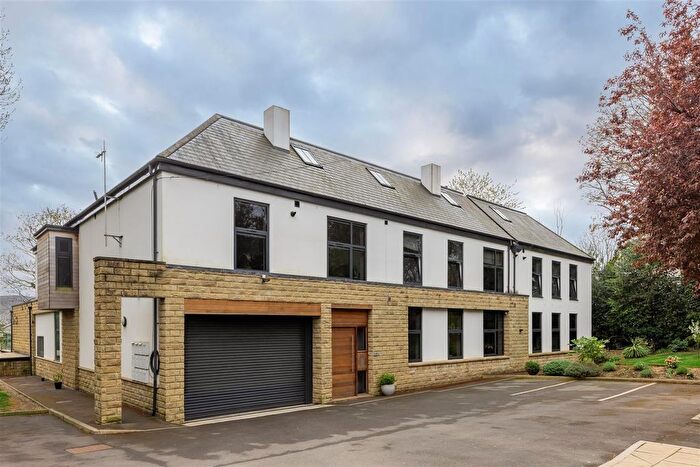 2 Bedroom Flat For Sale In Allerton Park, Chapel Allerton, LS7