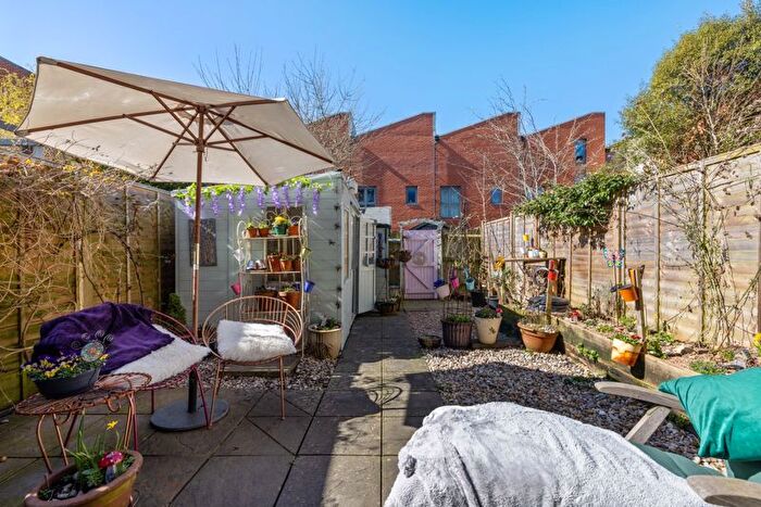 4 Bedroom Terraced House For Sale In Longley Road, Chichester, PO19