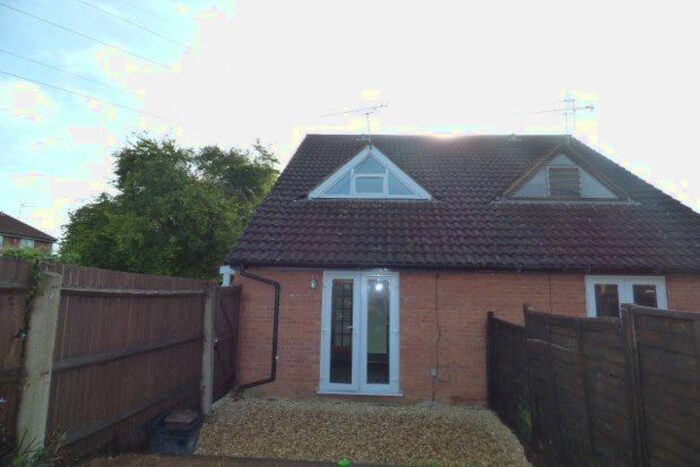 1 Bedroom Property To Rent In Darwin Close, Taunton, TA2
