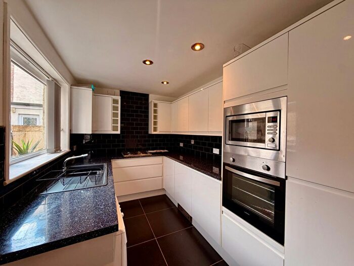2 Bedroom Property To Rent In Lowerhouse Lane, Burnley, BB12
