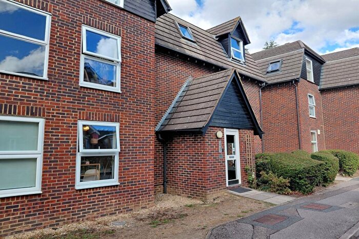 1 Bedroom Flat To Rent In Millers Green Close, EN2