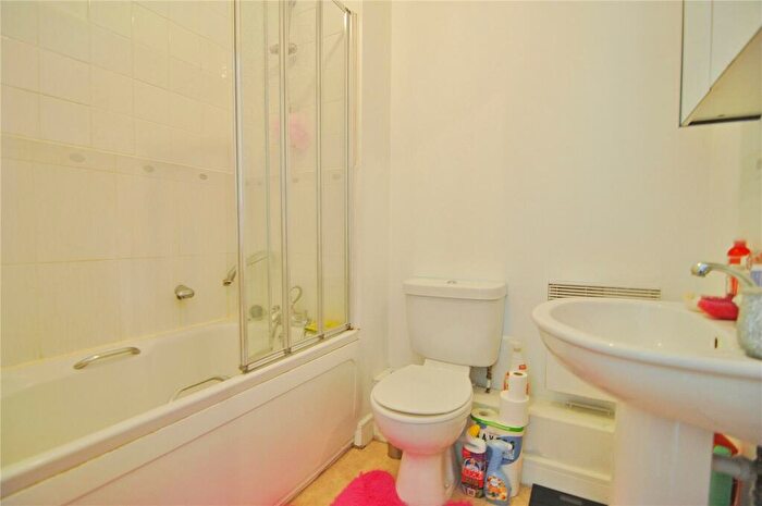 1 Bedroom Apartment For Sale In Beechwood Close, Nailsworth, Stroud, Gloucestershire, GL6