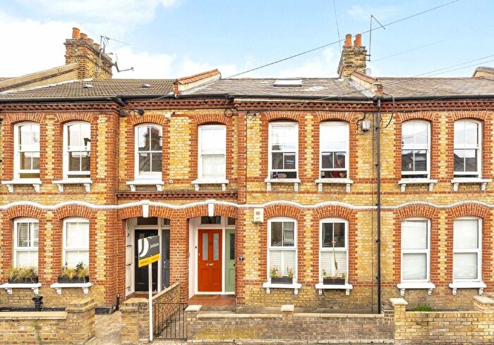 2 Bedroom Flat For Sale In Glenelg Road, Brixton, SW2