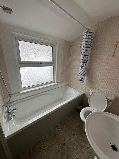 1 Bedroom Property To Rent In Broxholm Road, London, SE27