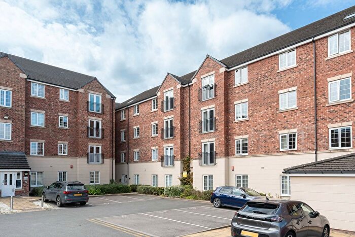 2 Bedroom Flat For Sale In College Court, Dringhouses, York, YO24