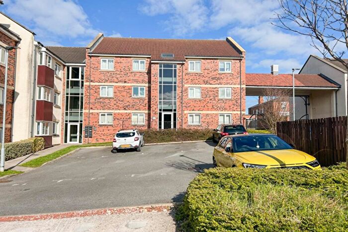 2 Bedroom Apartment For Sale In Ford Lodge, South Hylton, SR4