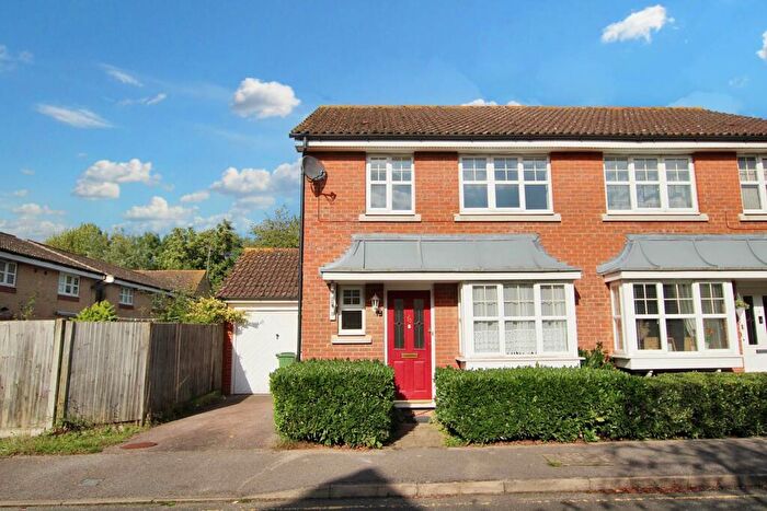3 Bedroom Semi-Detached House To Rent In Friarscroft Way, Aylesbury, HP20