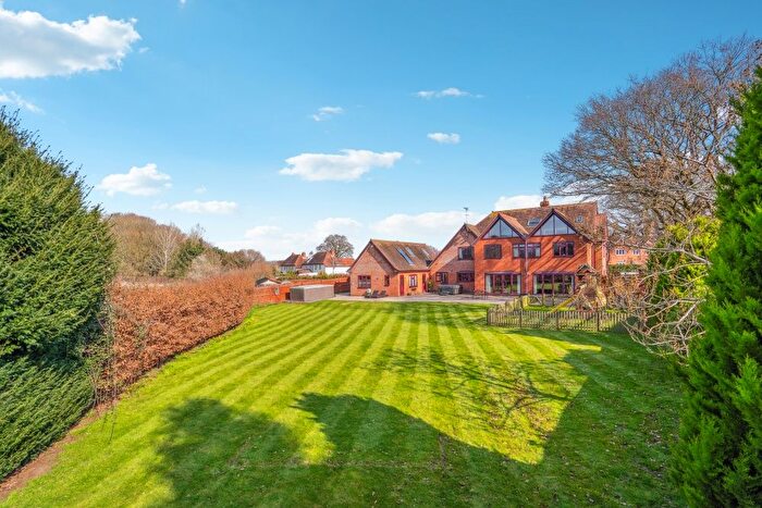 6 Bedroom Detached House For Sale In Butchers Lane, White Waltham, Maidenhead, SL6