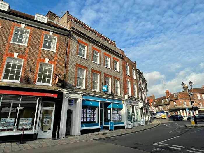 1 Bedroom Flat To Rent In West Street, Blandford Forum, DT11