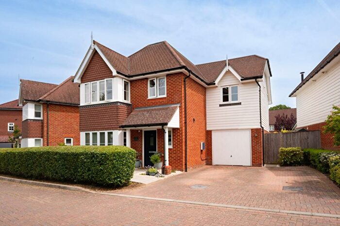 5 Bedroom Detached House For Sale In Oak Road, Billingshurst, RH14