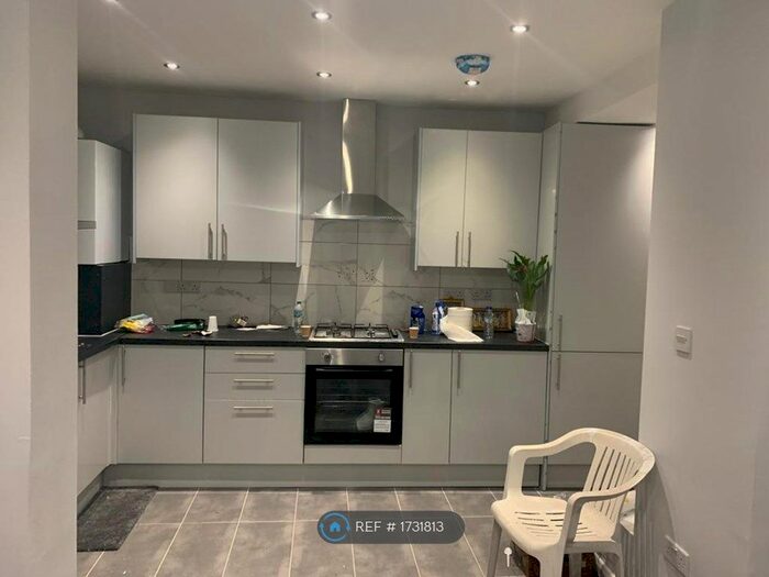 4 Bedroom Terraced House To Rent In Shakespeare Crescent, London, E12