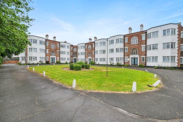 2 Bedroom Flat For Sale In Church Lane, London, NW9