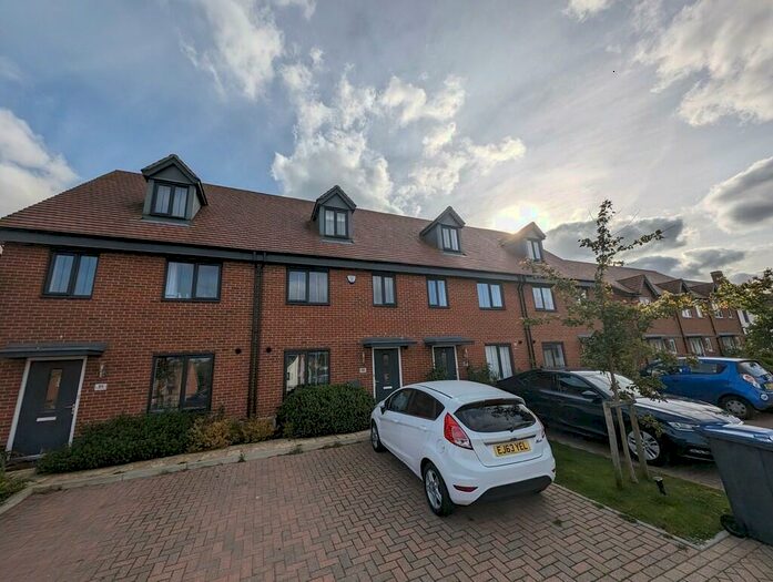 3 Bedroom Town House To Rent In St John Way, Framlingham, IP13