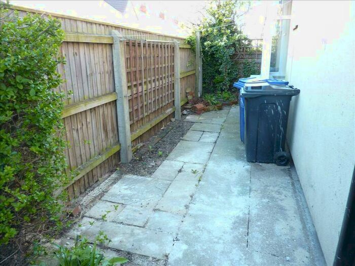 2 Bedroom End Of Terrace House To Rent In Weelsby Street, Grimsby, DN32