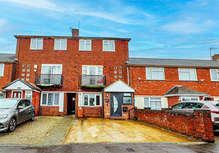 5 Bedroom Terraced House For Sale In Long John, Hemel Hempstead, HP3