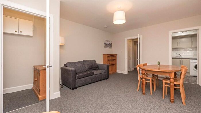 2 Bedroom Flat To Rent In Cumberland Street, Edinburgh, EH3