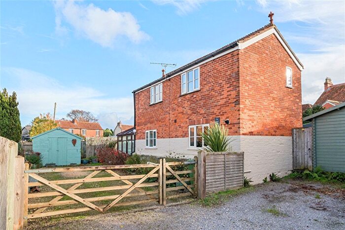 3 Bedroom Detached House For Sale In Bella View Gardens, Glastonbury, Somerset, BA6