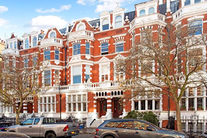 2 Bedroom Flat To Rent In Bolton Gardens, London, SW5