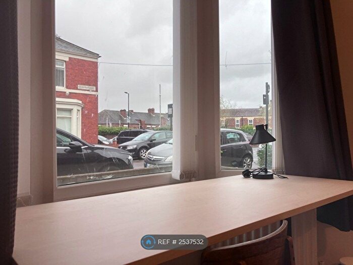 2 Bedroom Flat To Rent In Glenthorn Road, Newcastle Upon Tyne, NE2