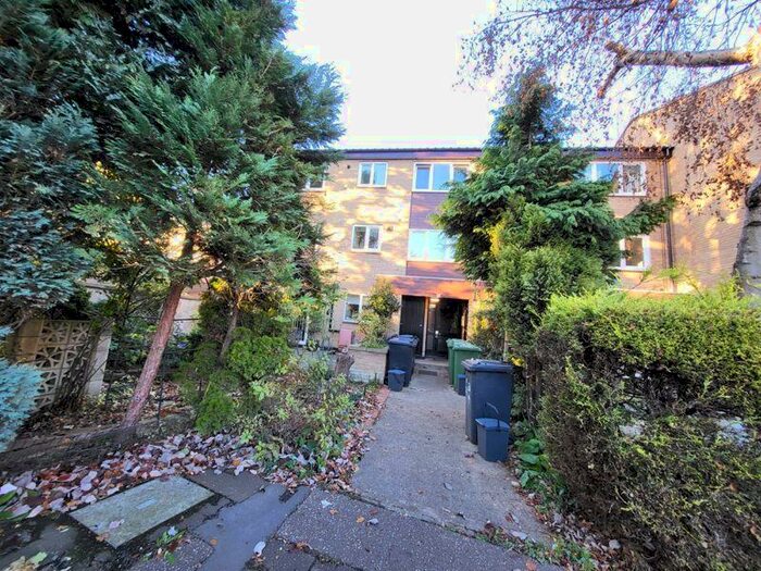 2 Bedroom Flat To Rent In Vintners Close, Peterborough, PE3