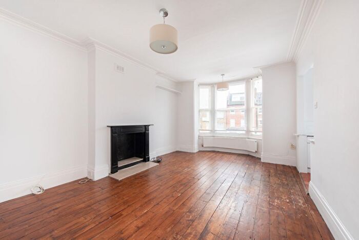 2 Bedroom Flat To Rent In Primrose Gardens, London, NW3