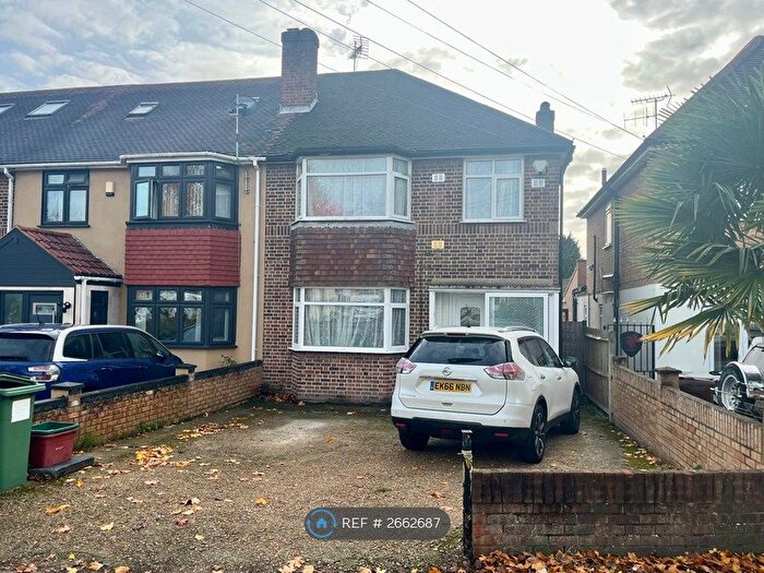 3 Bedroom Semi-Detached House To Rent In Fern Lane, Hounslow, TW5