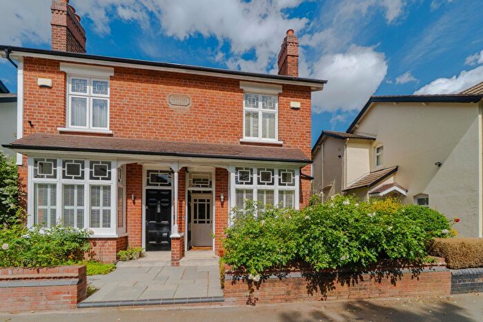 3 Bedroom Semi Detached House For Sale In Harrisons Road, Edgbaston, B15