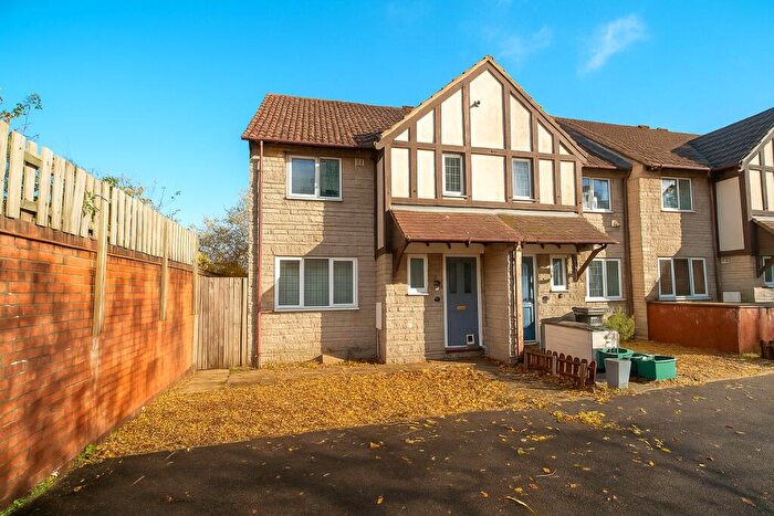 3 Bedroom Semi-Detached House To Rent In Ferndene, Bradley Stoke, Bristol, Gloucestershire, BS32