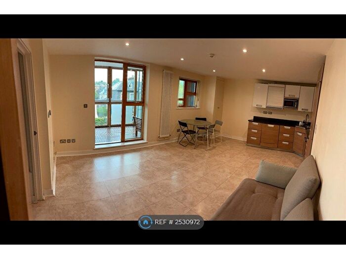 2 Bedroom Flat To Rent In Woolwich Road, London, SE10