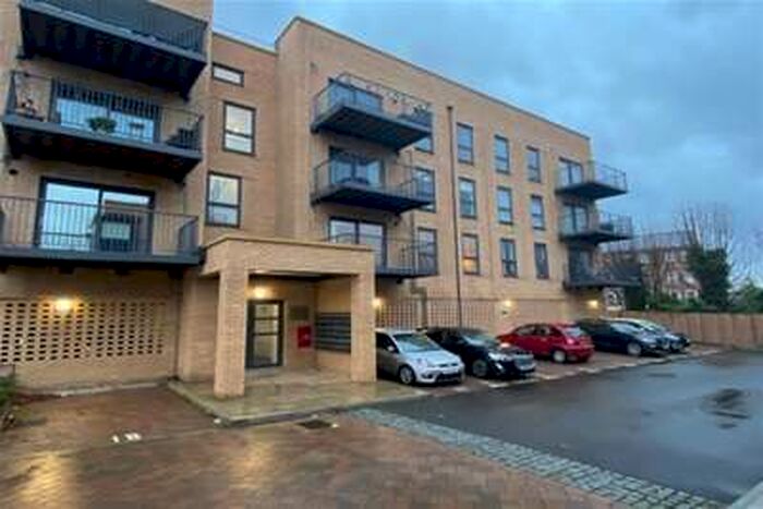 2 Bedroom Flat To Rent In Starboard Crescent, Chatham Dockside, ME4